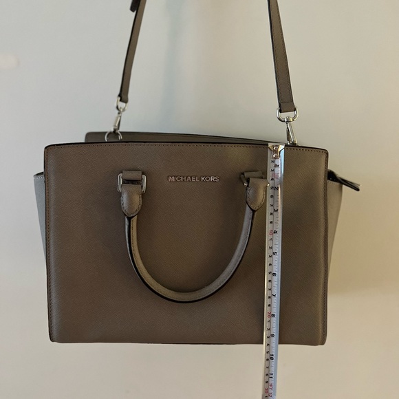 Micheal Kors Satchel | Dove Grey | Good Condition - Picture 3 of 6